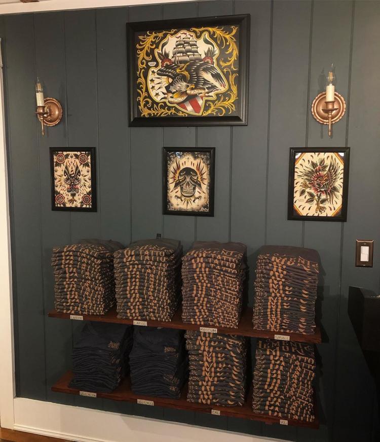 Memento Mori Tattoo partage des motifs avec Henry Dever IV