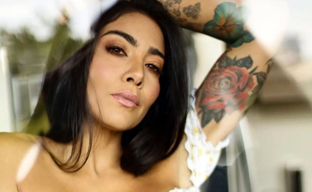 Erika Fernández dévoile son corps et montre même son tatouage caché