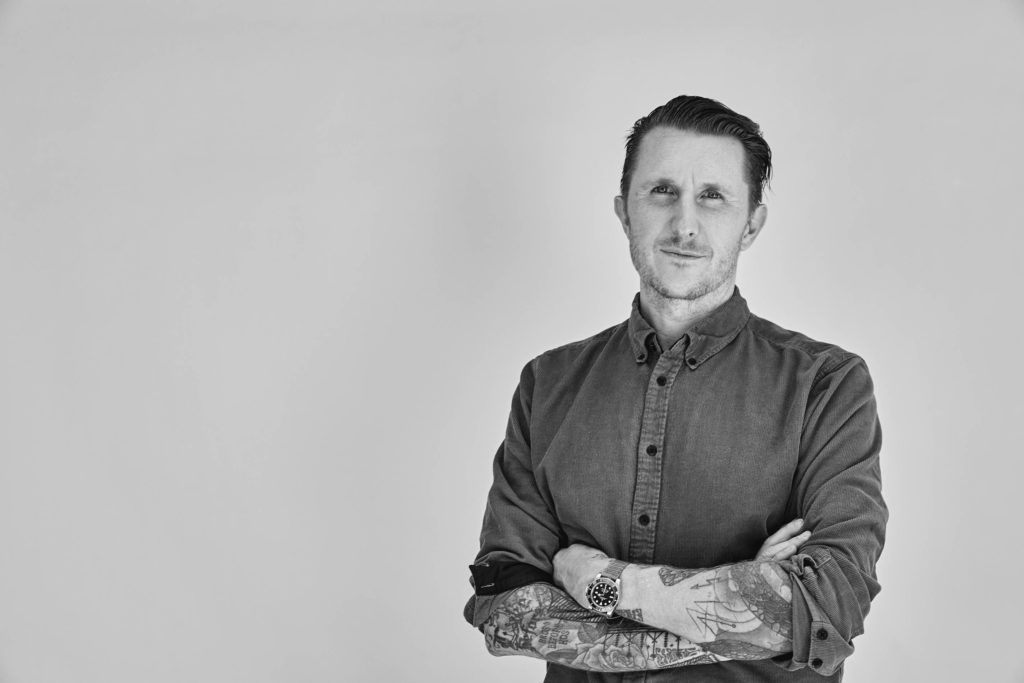 Scott Campbell, artiste encreur de renom, lance la plateforme NFT pour les tatouages.