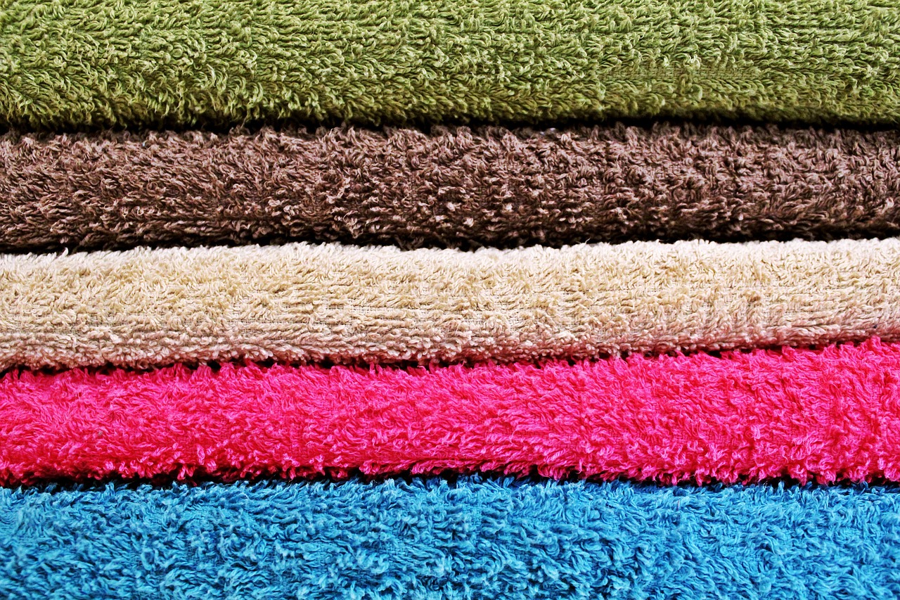 comment plier des vêtements pour gagner de la place